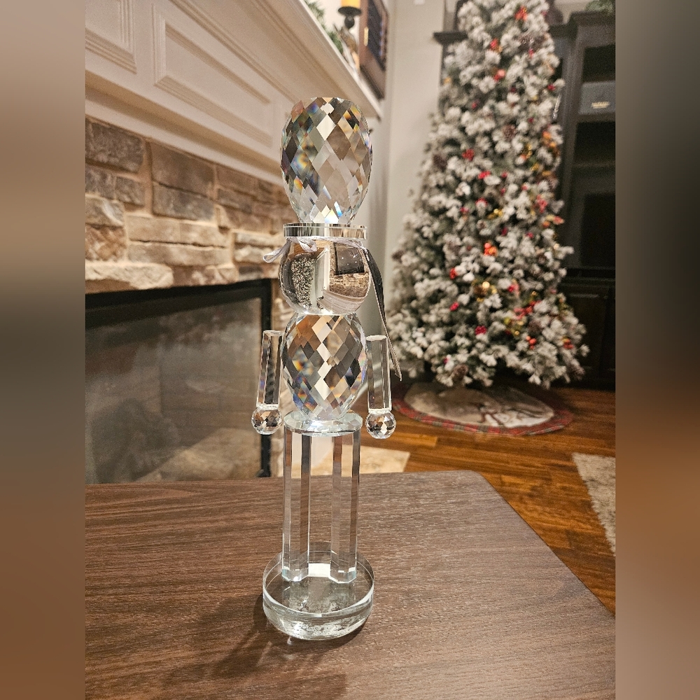 TAHARI HOME CHRISTMAS HEAVY CLEAR GLASS 13” NUTCRACKER SOLDIER HOLIDAY DECOR NWT